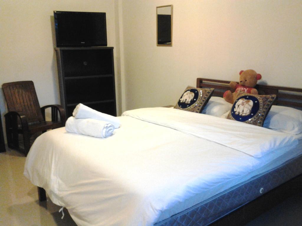 Hotel The California Chiang Mai Room photo